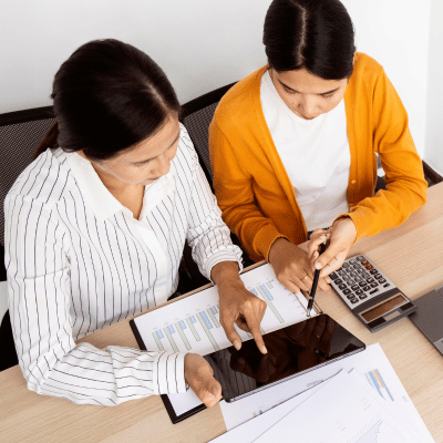 Maximizing Your Business’s Cash Flow: Choosing Between a Loan and a Line of Credit